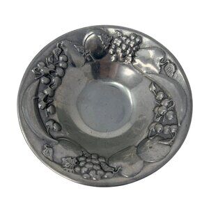 Vintage Wilton Pewter Fruit Bowl Embossed Design 9.25" diameter 3" tall